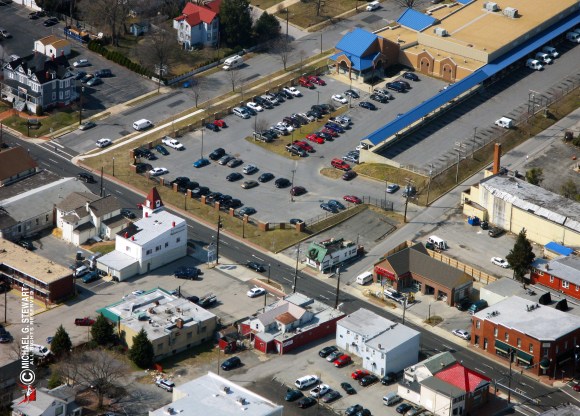 An aerial view above Washington Boulevard. (Photo © Michael G. Stewart)